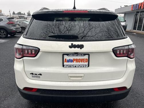 White Clearcoat 2019 Jeep Compass Latitude