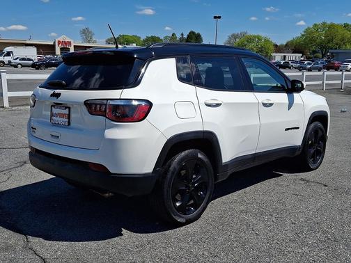 White Clearcoat 2019 Jeep Compass Latitude
