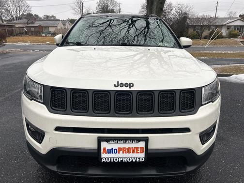 White Clearcoat 2019 Jeep Compass Latitude