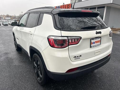White Clearcoat 2019 Jeep Compass Latitude