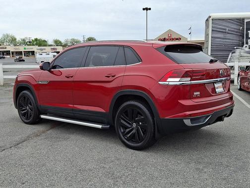 Aurora Red Metallic 2022 Volkswagen Atlas Cross Sport 3.6L V6 SE w/Technology