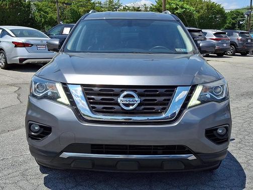 Gun Metallic 2018 Nissan Pathfinder SL