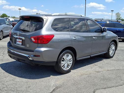 Gun Metallic 2018 Nissan Pathfinder SL