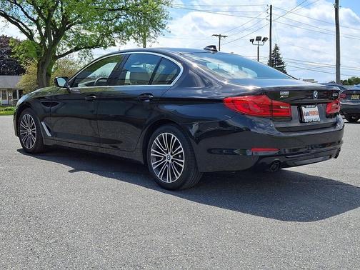 Black Sapphire Metallic 2019 BMW 530 xDrive