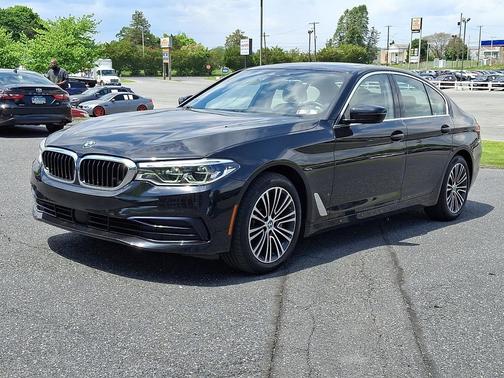 Black Sapphire Metallic 2019 BMW 530 xDrive