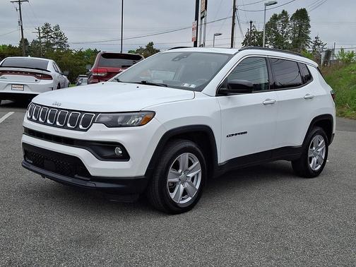Bright White Clearcoat 2022 Jeep Compass Latitude