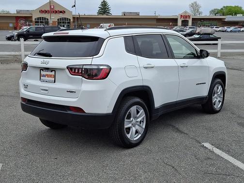 Bright White Clearcoat 2022 Jeep Compass Latitude