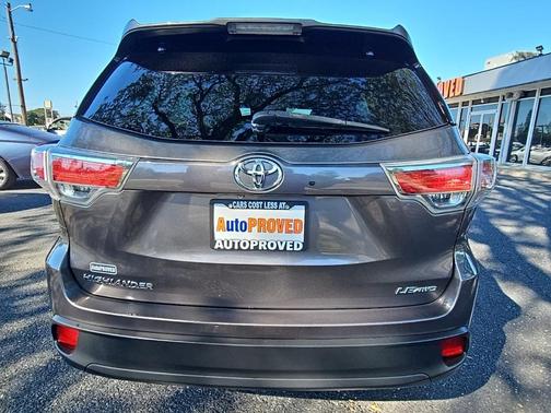 2014 Toyota Highlander LE