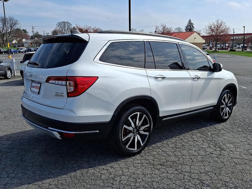 Platinum White Pearl 2021 Honda Pilot AWD Elite