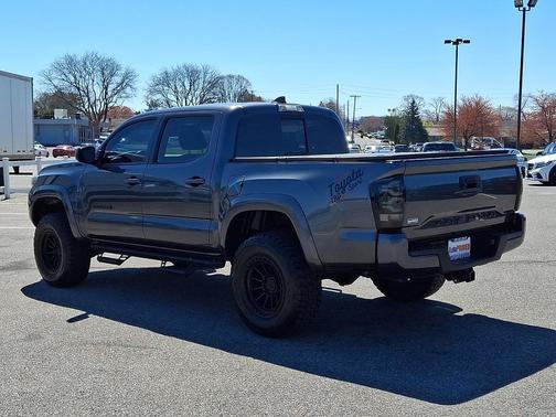 2018 Toyota Tacoma TRD Sport