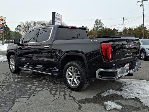 2022 GMC Sierra 1500 SLT