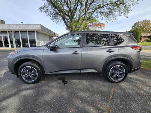 2024 Nissan Rogue SV