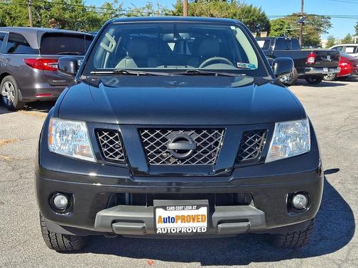 Magnetic Black Pearl 2021 Nissan Frontier SV