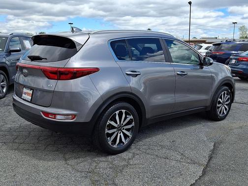 Mineral Silver 2018 Kia Sportage EX