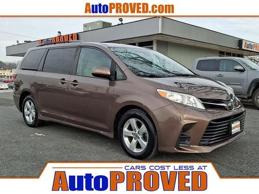 2018 Toyota Sienna LE