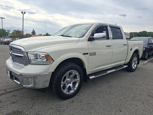 Pearl White 2017 RAM 1500 Laramie