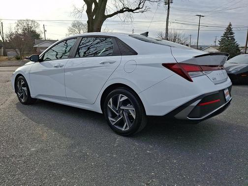 2025 Hyundai ELANTRA Sport