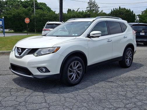 Pearl White 2016 Nissan Rogue SL