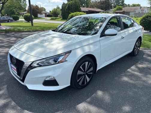 2022 Nissan Altima 2.5 SV