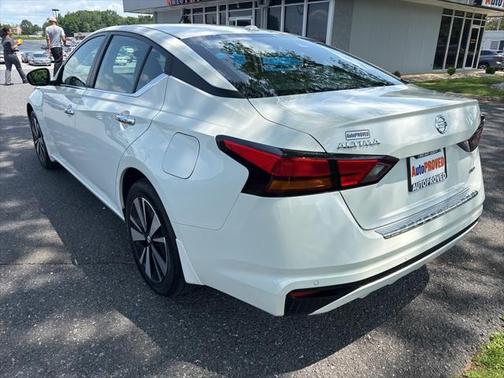 2022 Nissan Altima 2.5 SV