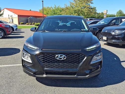 Ultra Black 2021 Hyundai KONA SE