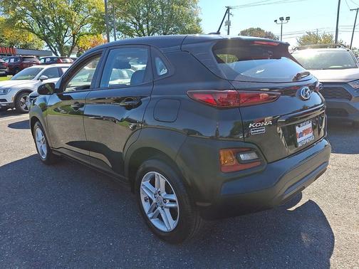 Ultra Black 2021 Hyundai KONA SE