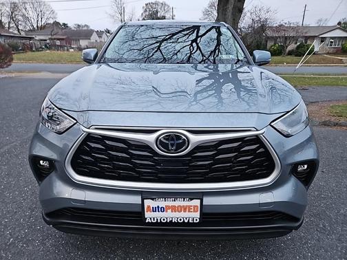 2022 Toyota Highlander LE