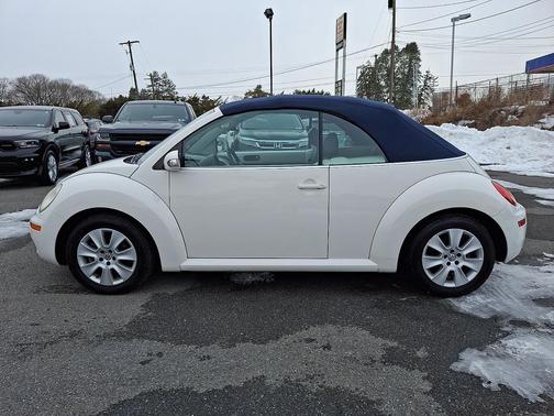 2009 Volkswagen New Beetle S