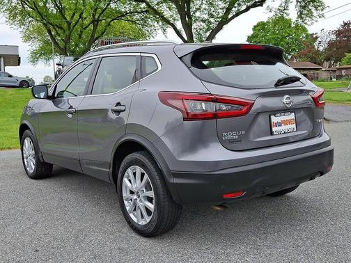 Gun Metallic 2020 Nissan Rogue Sport SV