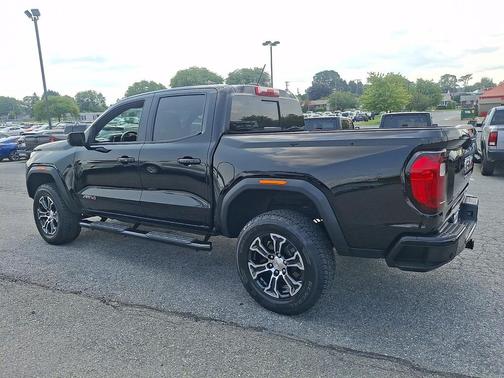 Onyx Black 2023 GMC Canyon AT4