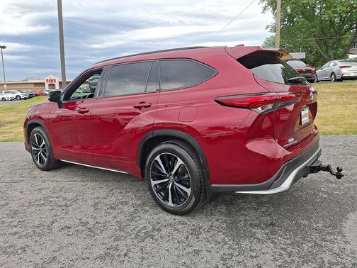 Ruby Flare Pearl 2021 Toyota Highlander XSE