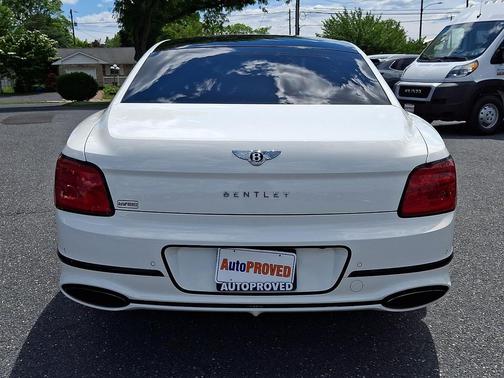 Glacier White 2022 Bentley Flying Spur W12