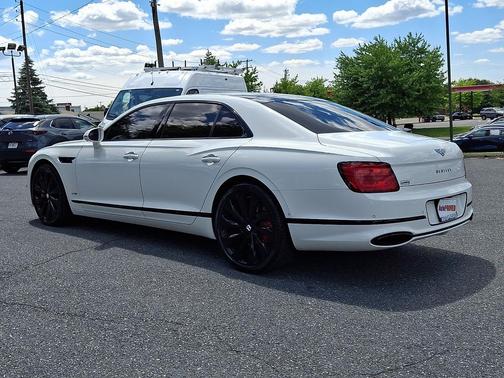 Glacier White 2022 Bentley Flying Spur W12