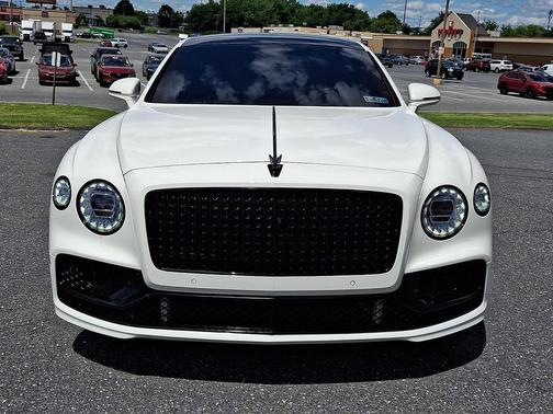 Glacier White 2022 Bentley Flying Spur W12