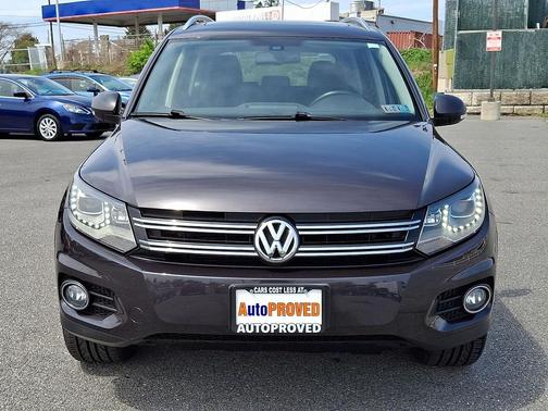 Gray Metallic 2016 Volkswagen Tiguan SEL