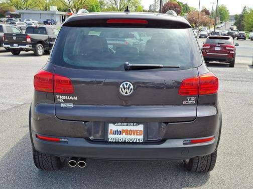 Gray Metallic 2016 Volkswagen Tiguan SEL