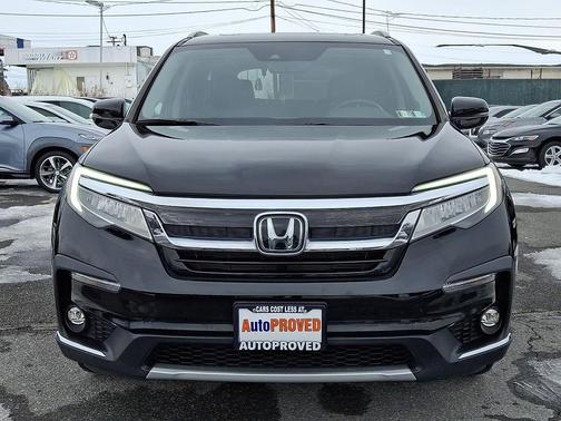 2022 Honda Pilot Touring 8-Passenger