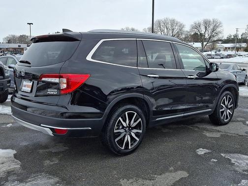2022 Honda Pilot Touring 8-Passenger