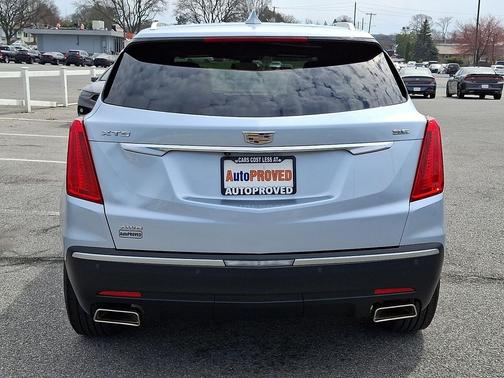 Silver Moonlight Metallic 2017 Cadillac XT5 Luxury