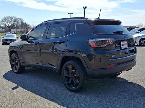 Diamond Black Crystal Pearlcoat 2021 Jeep Compass Latitude