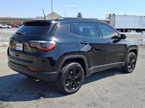Diamond Black Crystal Pearlcoat 2021 Jeep Compass Latitude
