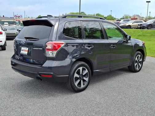 Dark Gray Metallic 2018 Subaru Forester 2.5i Premium