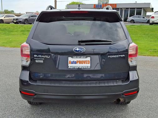 Dark Gray Metallic 2018 Subaru Forester 2.5i Premium