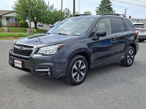 Dark Gray Metallic 2018 Subaru Forester 2.5i Premium