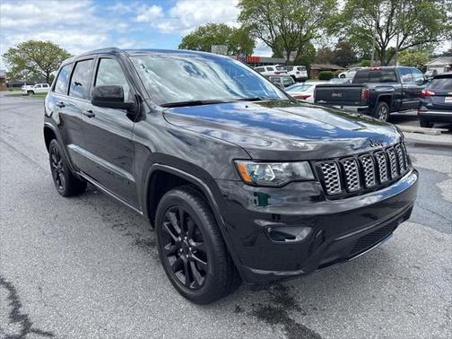 2022 Jeep Grand Cherokee Laredo