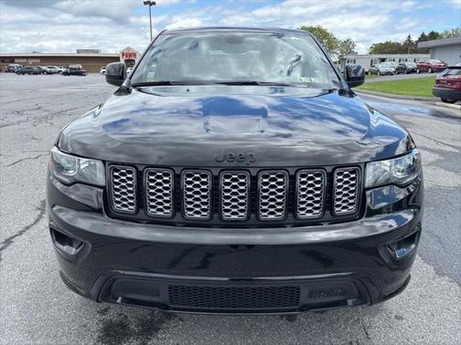 2022 Jeep Grand Cherokee Laredo