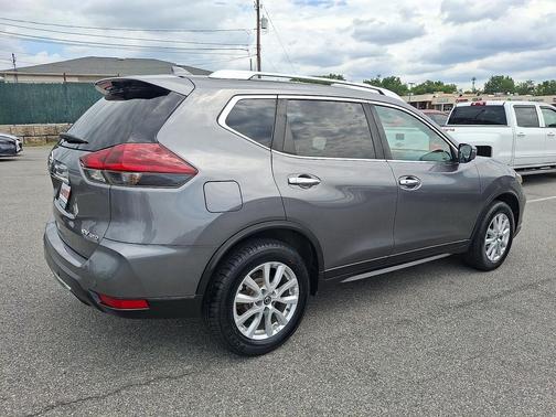 Gun Metallic 2019 Nissan Rogue SV
