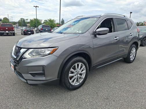 Gun Metallic 2019 Nissan Rogue SV