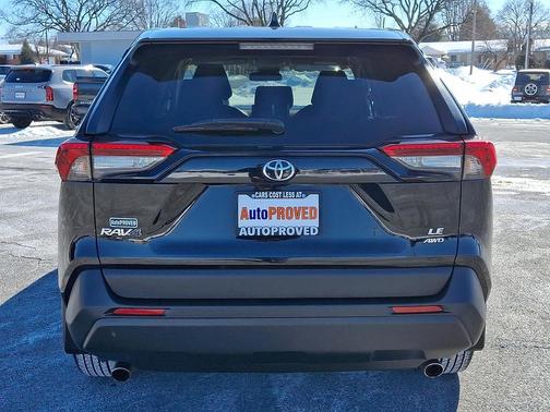 2022 Toyota RAV4 LE