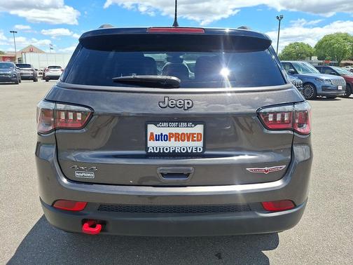 Granite Crystal Metallic Clearcoat 2019 Jeep Compass Trailhawk